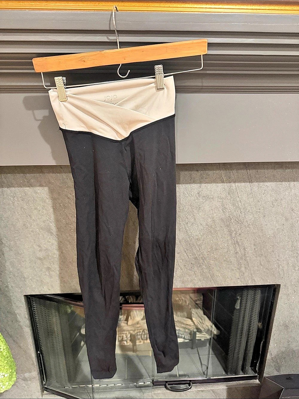 Joja  *Cross Waist Black & White Leggings